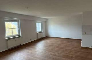 Wohnung mieten in Hauptstraße 147a, 09390 Gornsdorf, Renovierte 2-Zimmerwohnung mit großzügigem Wohnbereich in idyllischer Lage!
