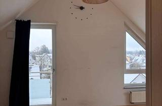 Wohnung mieten in 91080 Uttenreuth, Helle, frisch renovierte, 2-Zimmer Dachgeschosswohnung mit Balkon in Uttenreuth