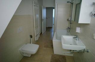 Wohnung mieten in Röglitzer Hauptstraße 40, 06258 Schkopau, Schöne möblierte Dachgeschosswohnung