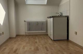 Wohnung mieten in Reuterweg 102, 60323 Westend-Nord, *Westend* Helles Dachgeschoss Zimmer mit Gemeinschaftsbad