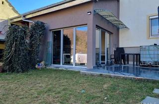 Reihenhaus kaufen in 92363 Breitenbrunn, Modernisiertes, saniertes Reihenhaus in ruhiger Lage