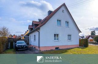 Doppelhaushälfte kaufen in 89335 Ichenhausen, Doppelhaushälfte mit zwei Wohnungen und attraktivem Grundstück!