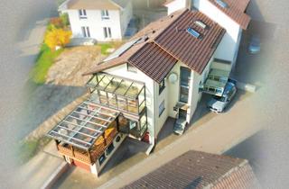 Mehrfamilienhaus kaufen in 77871 Renchen, Solides Mehrfamilienhaus mit 3 Wohneinheiten, viel Fläche und neuer Heiztechnik in Renchen-Ulm