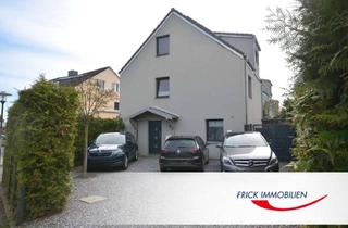 Einfamilienhaus kaufen in 23611 Bad Schwartau, Modernes Einfamilienhaus mit Studio im DG und Pkw-Stellplätzen