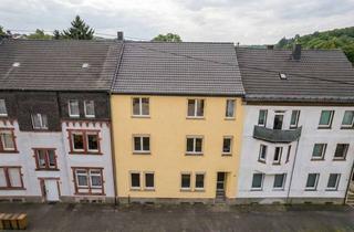 Haus kaufen in 57610 Altenkirchen, Altenkirchen-Stadt: Charmantes 3-Parteien-Haus – Handwerkerobjekt mit Potenzial & zentrale Lage