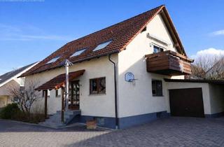 Mehrfamilienhaus kaufen in Orchideenweg 16, 77871 Renchen, Freistehendes Mehrfamilienhaus mit drei Wohneinheiten, Garten und guter Anbindung in Renchen