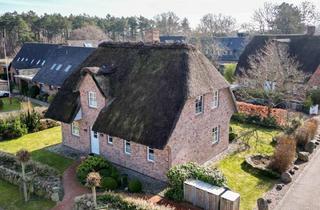 Einfamilienhaus kaufen in 25826 Sankt Peter-Ording, Stilvolles Einfamilienhaus unter Reet in attraktiver Wohnlage von St. Peter-Ording