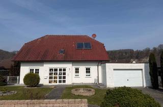 Haus kaufen in Gartenstraße, 37639 Bevern, Attraktives Zweifamilienhaus nahe der Weser