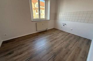 Wohnung mieten in Beethovenstraße 40, 09130 Chemnitz, NEUE EBK möglich ****** - Bad mit Fenster / 2OG = DG