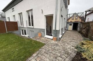 Wohnung kaufen in Lessingstr. 16, 67112 Mutterstadt, Einzigartige Wohnlösung: großzügige Maisonette-Whg. mit separatem Eingang & privatem Garten