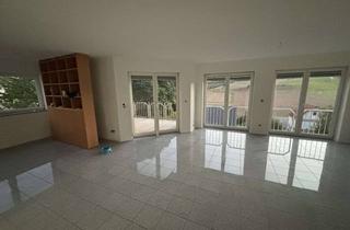 Wohnung mieten in Am Gänsberg 15, 97237 Altertheim, Hochwertige Wohnung mit großzügigem Balkon