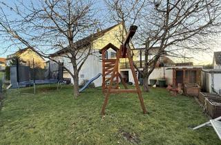 Einfamilienhaus kaufen in 72213 Altensteig, Einfamilienhaus mit großen Gestaltungsmöglichkeiten, 3 Garagen und Garten