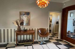 Villa kaufen in 22397 Wohldorf-Ohlstedt, Familien-Villa mit ca. 280m²: Leben am Wasser, in der Natur, Südseite