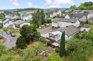 Einfamilienhaus kaufen in 35799 Merenberg, Großzügiges Wohnhaus mit ehemaligem Laden in zentraler Lage von Merenberg