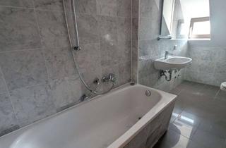 Wohnung mieten in Elsbethstr. 17, 04155 Gohlis-Süd, Gepflegte 3‑Zimmer‑Dachgeschosswohnung mit viel Potenzial