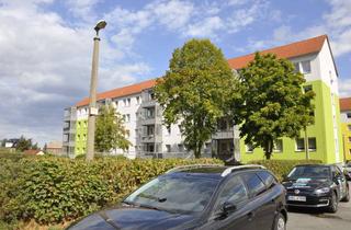 Wohnung mieten in Saarstraße 12, 06800 Jeßnitz, Helle Wohnung mit Balkon und Spielbereich im Grünen freut sich auf Dich!