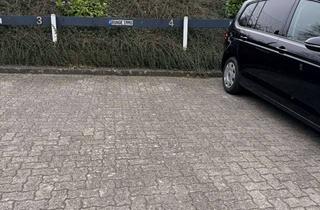 Garagen mieten in Hindenburgallee, 23714 Malente, PKW-Parkplatz nur 150 Meter zum Bahnhof oder Kliniken in Bad Malente