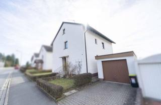 Haus kaufen in 96465 Neustadt, Großzügiges Zweifamilienhaus mit Terrasse, Garten und Garage in ruhiger Lage von Neustadt bei Coburg