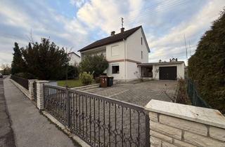 Wohnung kaufen in 86462 Langweid, Attraktives Einfamilienhaus mit großem Grundstück, Garten & Ausbaupotenzial