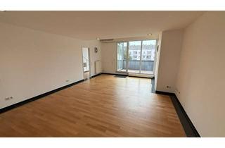 Wohnung mieten in Op De Fleet, 41189 Mönchengladbach, helle moderne 3-Zimmer Dachgeschosswohnung mit Balkon Küche Aufzug Klima Ankleide in Wickrath