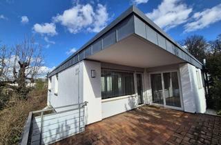 Einfamilienhaus kaufen in Am Burgholz 27, 71686 Remseck, Architekten-Bungalow: Einfamilienhaus mit Atrium auf dem Schloßberg in Remseck a.N. (Neckarrems)