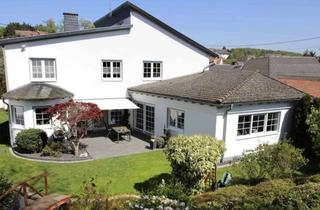 Villa kaufen in 65510 Hünstetten, Großzügige Familienvilla auf sehr attraktivem Grundstück in Hünstetten von Privat