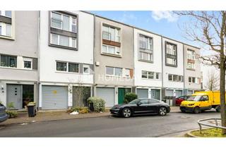 Haus kaufen in 60439 Niederursel, Ruhiges Wohnen zwischen City und Natur: stilvolles Townhouse mit Südterrasse, Balkon & Kamin