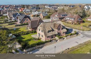 Haus kaufen in 25996 Wenningstedt-Braderup, Neubau von reetgedeckten Haushälften mit jeweils einem eigenen Garagenplatz in Wenningstedt