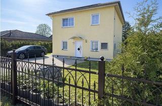 Villa kaufen in 12683 Biesdorf, Berlin-Biesdorf: Stilvolle Stadtvilla auf 490 m² GST inkl. Terrasse & Garten in ruhiger Wohnlage !