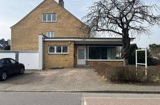 Haus mieten in Heideweg 70d, 25469 Halstenbek, Reihenendhaus mit vielfältiger Ladenfläche in Halstenbek zu vermieten