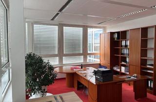 Büro zu mieten in 22453 Hamburg, Komplette Büroetage, 11 Zimmer, 434 m², 7,5 €/m² kalt ab sofort verfügbar, provisionfrei.