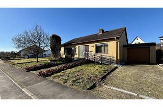 Haus kaufen in 74831 Gundelsheim, Bungalow mit Ausbaupotenzial und schönem Grundstück