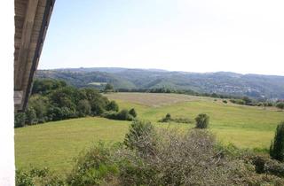 Haus kaufen in 55767 Sonnenberg-Winnenberg, Freistehendes Haus mit Einliegerwohnung mit unverbaubarer Aussicht