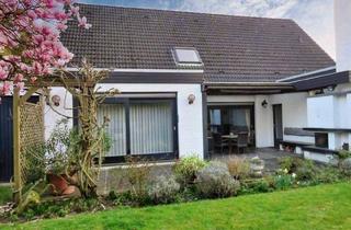 Einfamilienhaus kaufen in 47802 Krefeld, Krefeld - KR-Traar - Freistehendes, gepflegtes EFH für die große Familie mit über 170 m² Wfl. auf ca. 1.000 m² Traumgrundstück