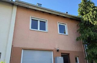 Haus kaufen in 90425 Nürnberg, Nürnberg - Reihenmittelhaus mit Potenzial in ruhiger Lage