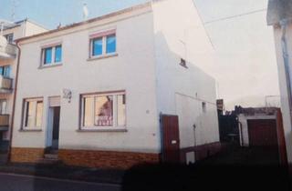 Haus kaufen in 65719 Hofheim am Taunus, Hofheim am Taunus - 2 Parteienhaus TOP Lage Gewerbeeinheit Garage Hof Nebengebäude