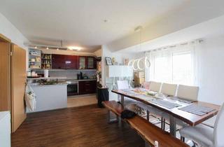 Wohnung kaufen in 70469 Stuttgart, Stuttgart - Hell, offen, großzügig - Dachgeschosswohnung mit Veranda & Stauraum