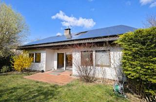 Haus kaufen in 74343 Sachsenheim, Sachsenheim - Bungalow mit Einliegerwohnung, 2 Garagen und großem Garten