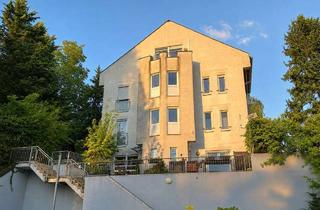 Wohnung kaufen in 61130 Nidderau, Traumhafte 2-Zimmer-Dachgeschosswohnung mit zwei Balkonen und Fernblick
