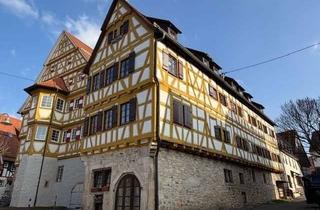 Wohnung kaufen in 72138 Kirchentellinsfurt, Maisonettewohnung im Baudenkmal - direkt neben dem Schloss...