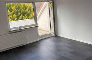 Wohnung kaufen in Artilleriestraße, 51147 Wahnheide, Alles Neu! Artilleriestr., Köln-Wahnheide, Schöne 2 Zimmer DG-Whg. mit Balkon, Direkt v. Eigentümer