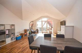 Wohnung kaufen in 64846 Groß-Zimmern, DIETZ: Helle freundliche 3-Zimmer Dachgeschosswohnung in Groß-Zimmern mit Garage und sonnigem Balkon