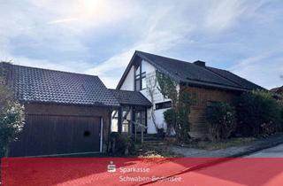 Einfamilienhaus kaufen in 86462 Langweid, Großzügiges Einfamilienhaus mit Einliegerwohnung in traumhaft idyllischer Lage!