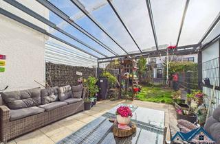 Haus kaufen in 73230 Kirchheim, Stilvolles RMH in Top-Halbhöhenlage in Kirchheim/Teck – Garten, Terrasse, Garage, & Energieklasse B!