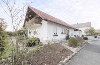 Haus kaufen in 97493 Bergrheinfeld, Ihr neues Zuhause: Zweifamilienhaus mit Einliegerwohnung und traumhaftem Garten!