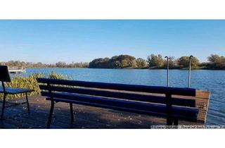 Haus kaufen in 17166 Teterow, TRAUMHAFTES REETGEDECKTES BOOTSHAUS AM SEE – EIN JUWEL IN DER MECKLENBURGER SCHWEIZ