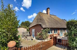 Haus kaufen in 24398 Dörphof, Charmantes Reetdachhaus in ruhiger und ostseenaher Lage