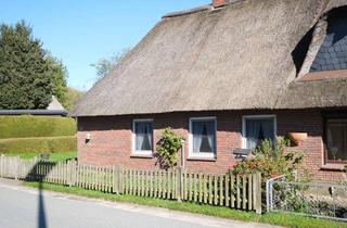 Doppelhaushälfte kaufen in 24340 Goosefeld, Wohnen unter Reet: Kleine Reetdach-Doppelhaushälfte im alten Dorfkern von Goosefeld