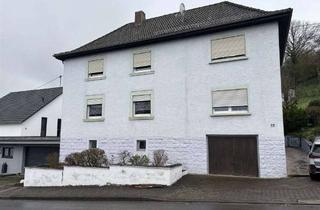Haus kaufen in 66907 Glan-Münchweiler, Glan-Münchweiler - Zweifamilienhaus mit Garage und Garten