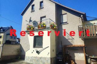 Haus kaufen in 56218 Mülheim-Kärlich, - reserviert - Zweifamilienhaus in Mülheim-Kärlich zu verkaufen. Reserviert